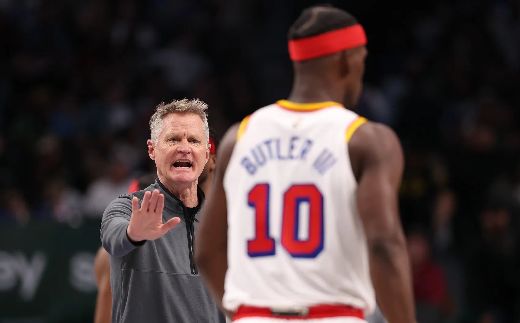 巴特勒回归赛场，惊险取胜首场状态亮眼，快船观众沸腾！J9九游会